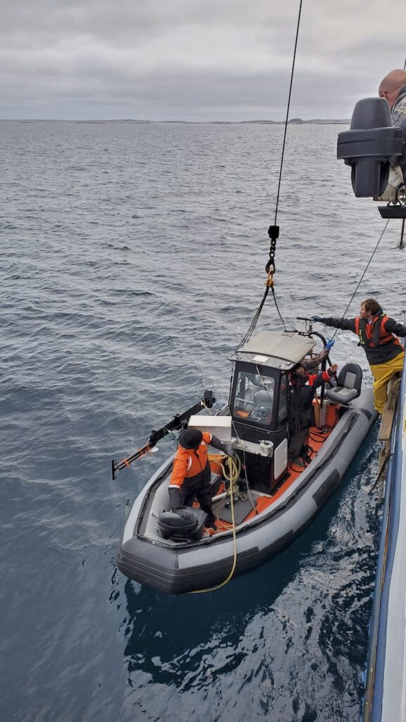 Survey boat